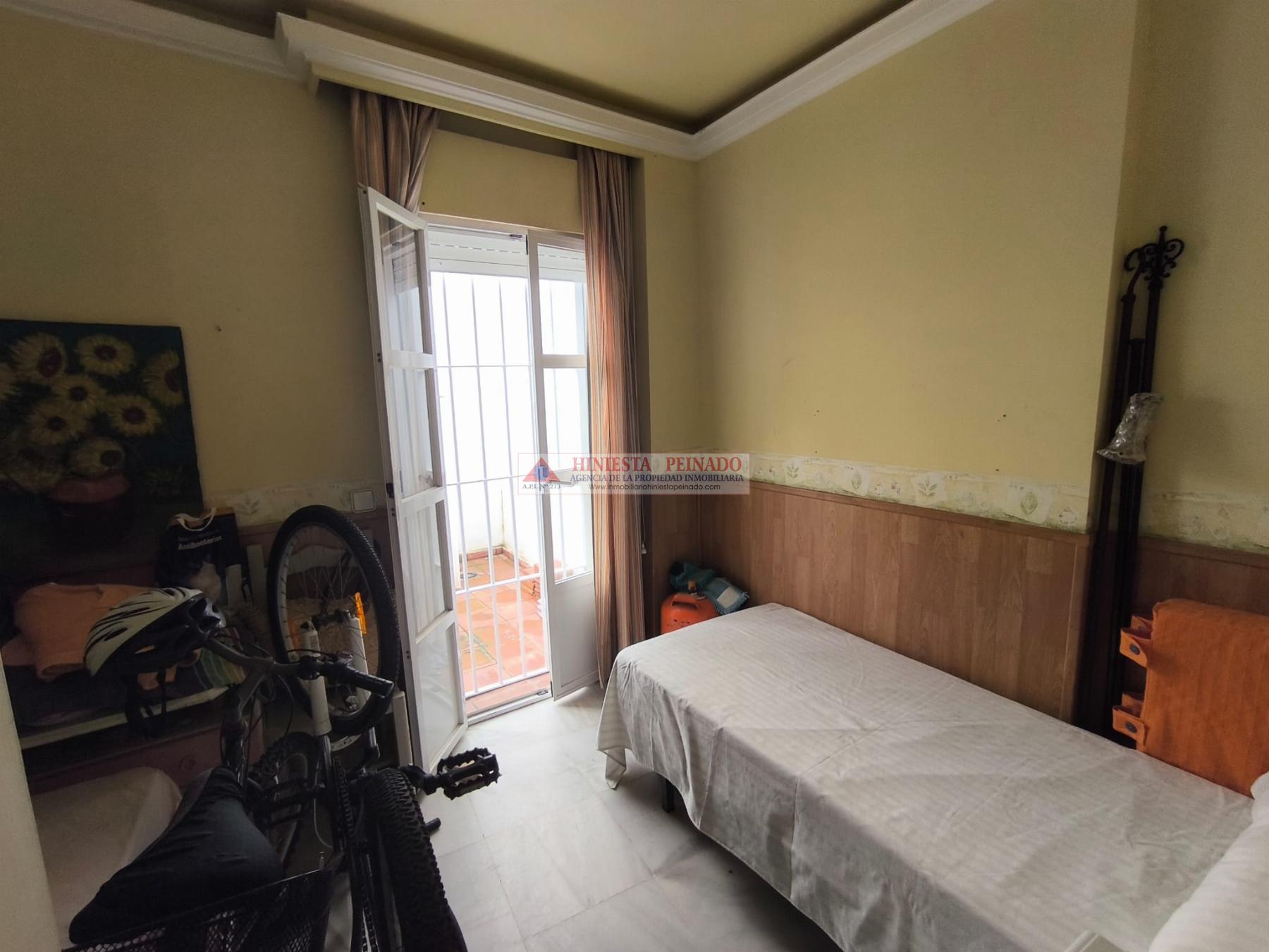 For sale of flat in El Puerto de Santa María