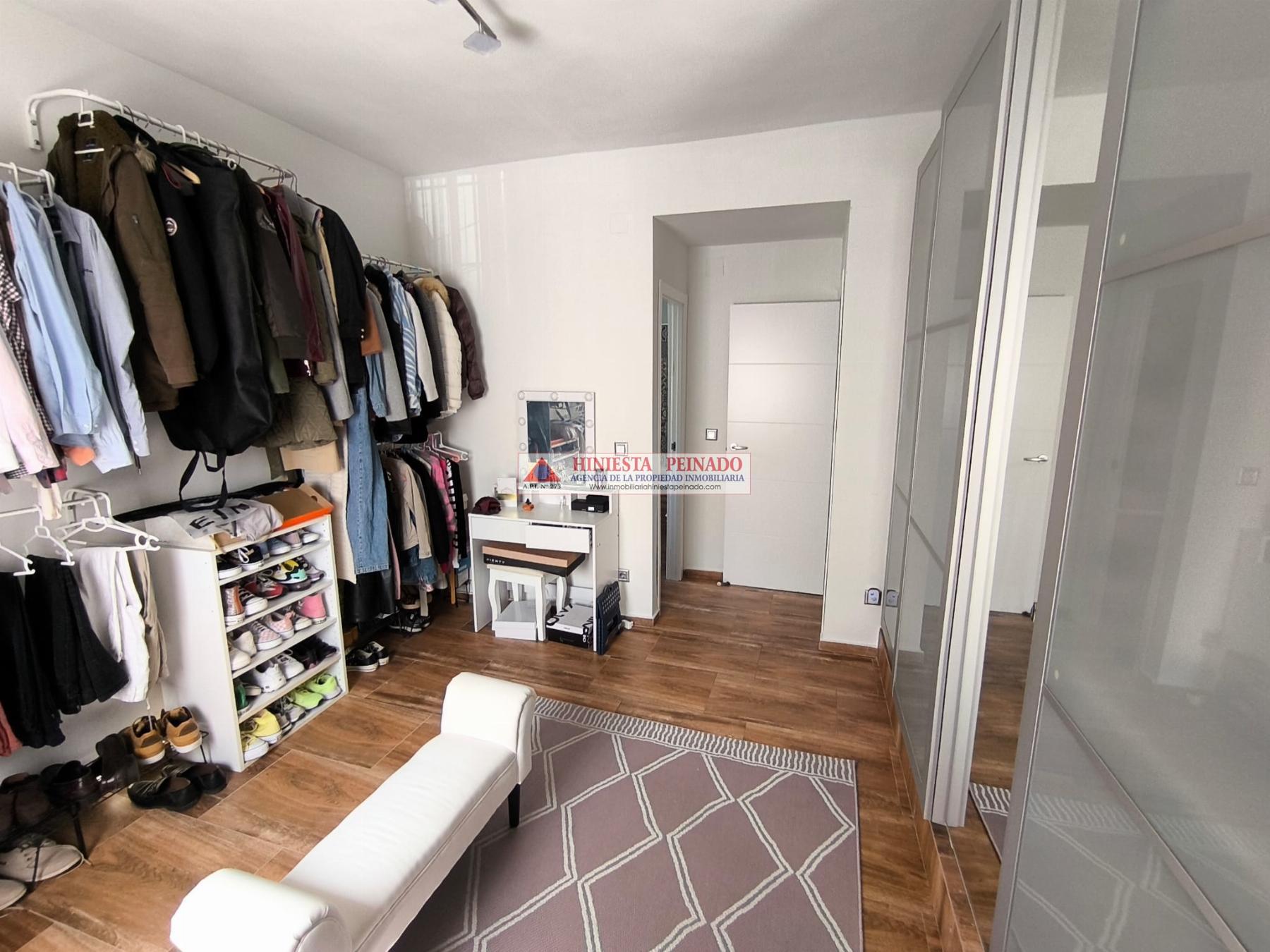 For sale of flat in El Puerto de Santa María