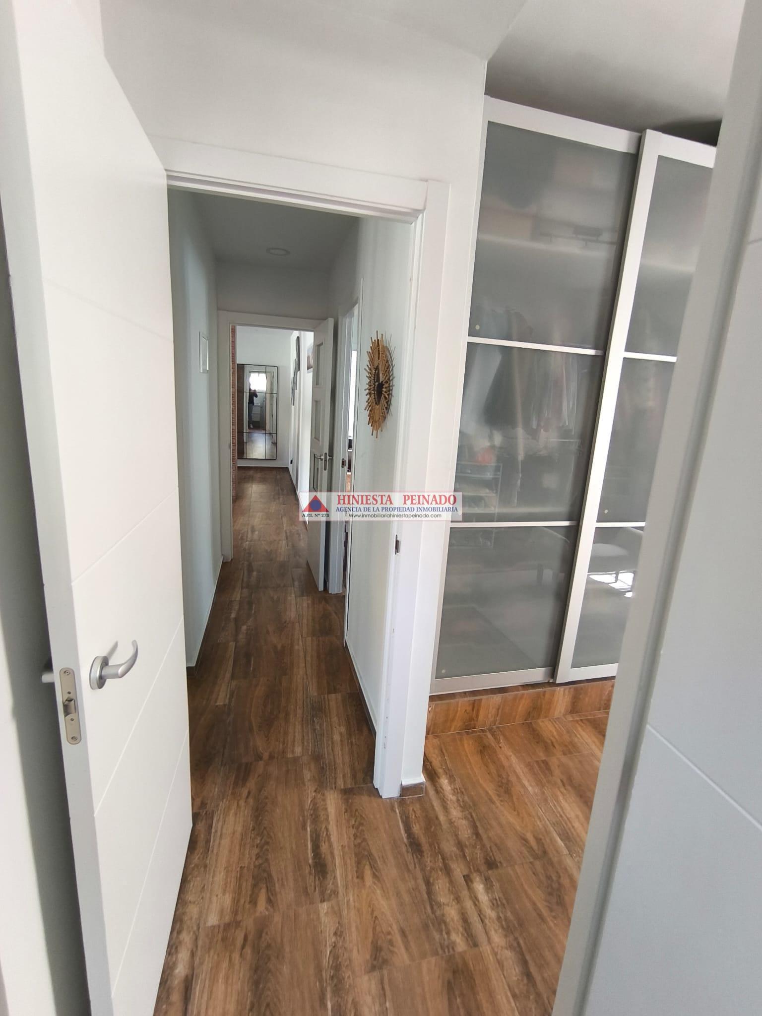 For sale of flat in El Puerto de Santa María