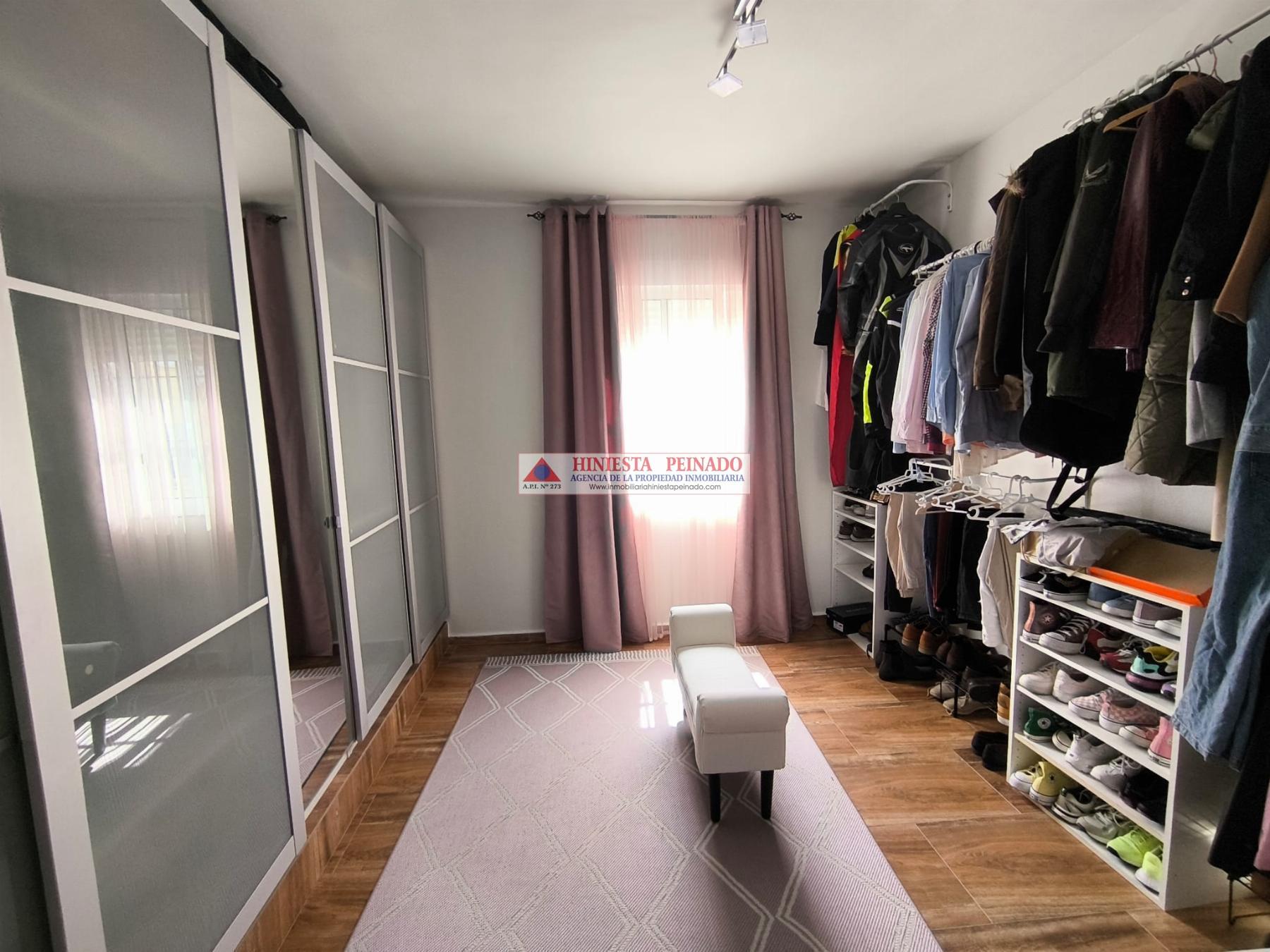 For sale of flat in El Puerto de Santa María