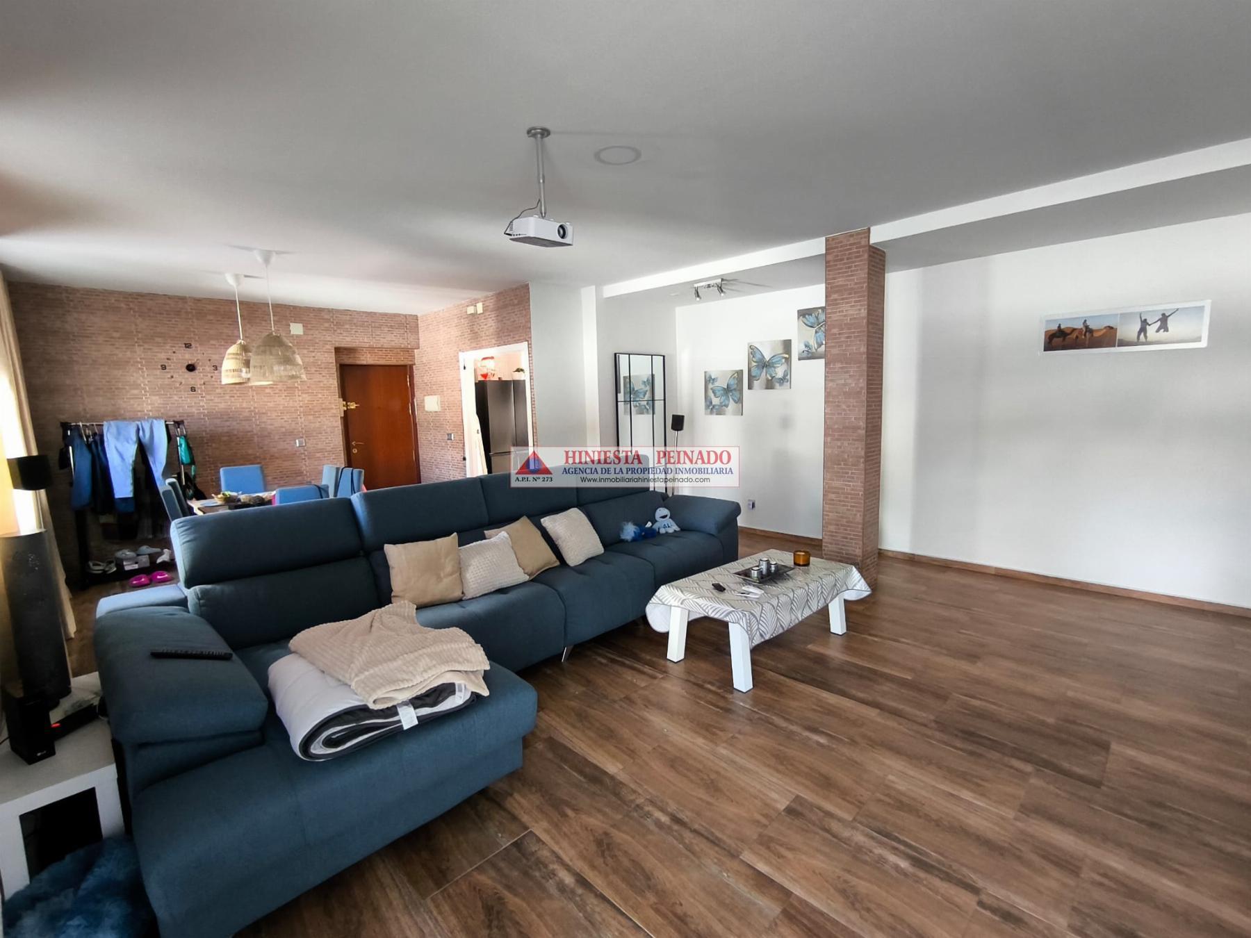 For sale of flat in El Puerto de Santa María