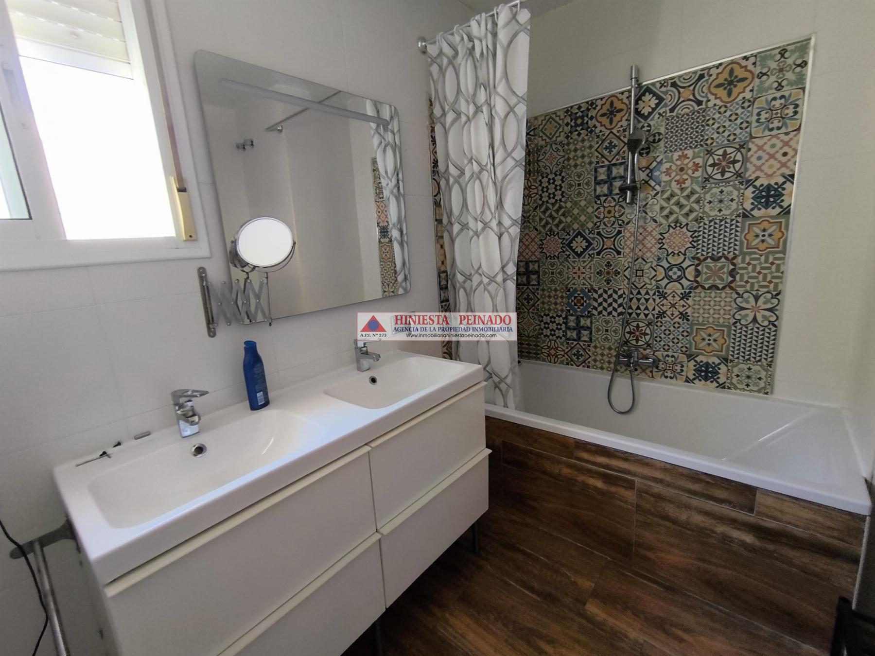 For sale of flat in El Puerto de Santa María