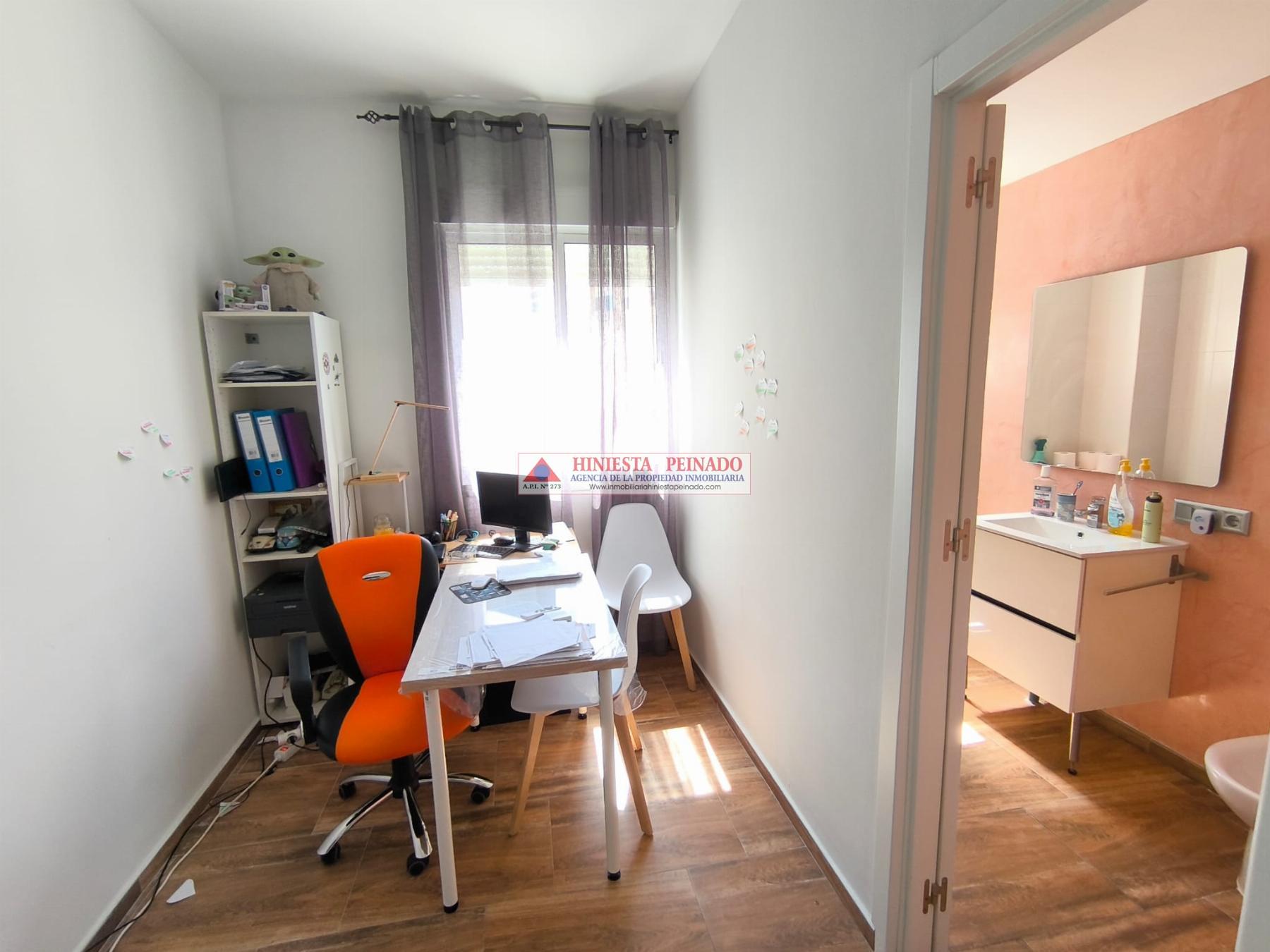 For sale of flat in El Puerto de Santa María