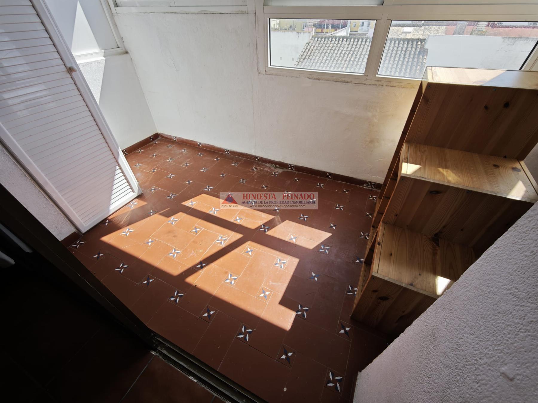 For sale of flat in El Puerto de Santa María