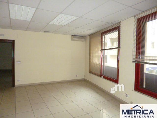 For sale of office in Salamanca