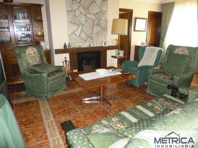 For sale of chalet in Castellanos de Villiquera