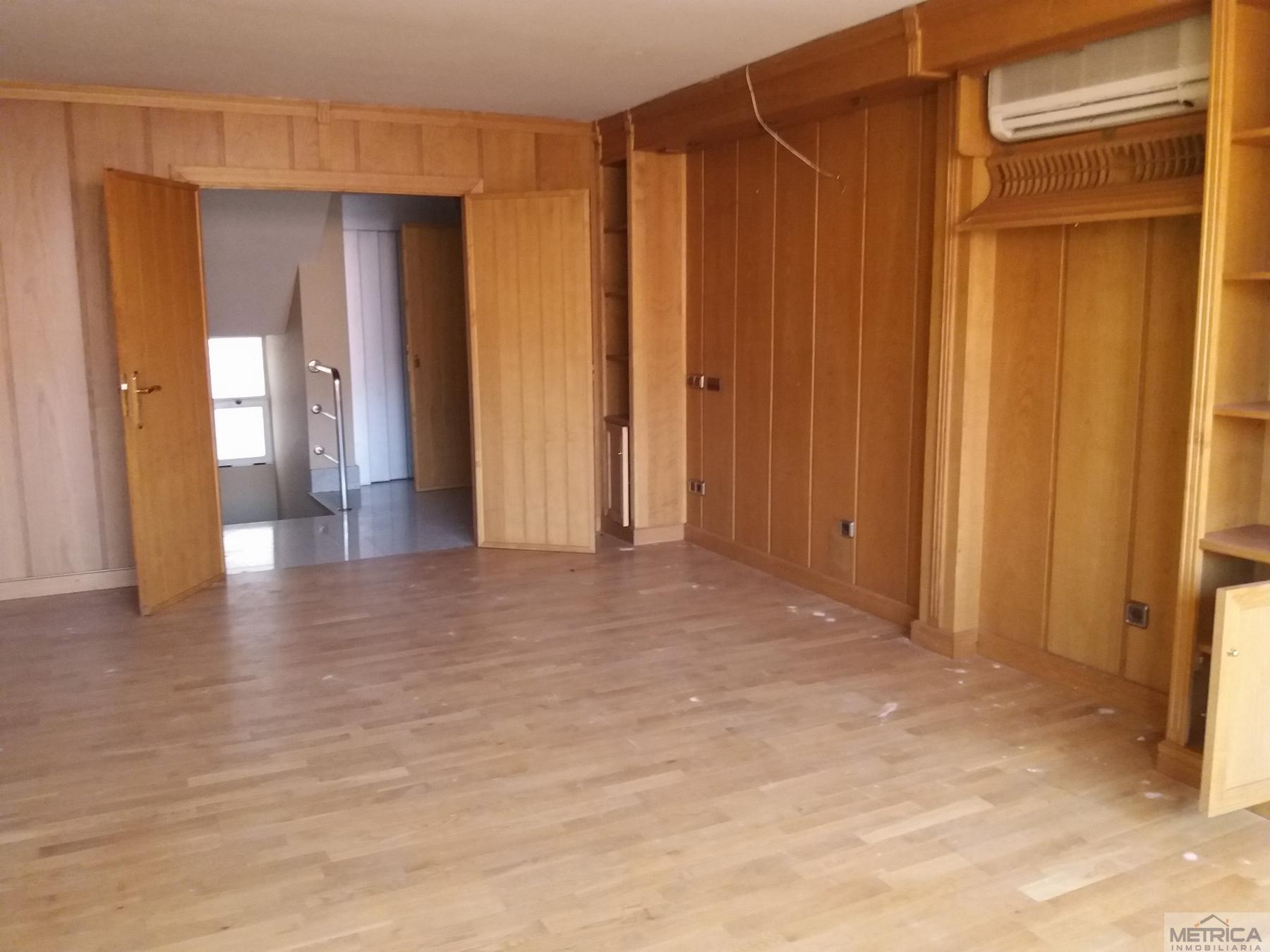 For sale of building in Salamanca