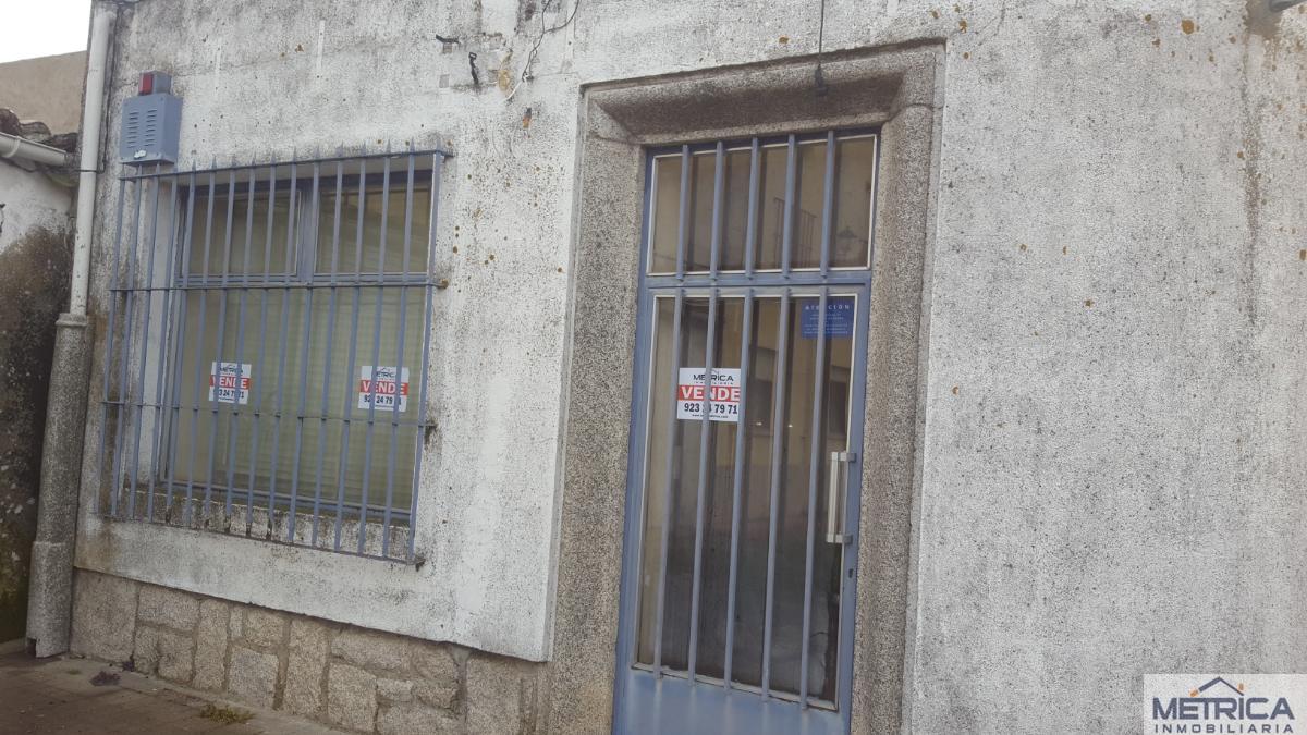 For sale of office in Villar de Peralonso