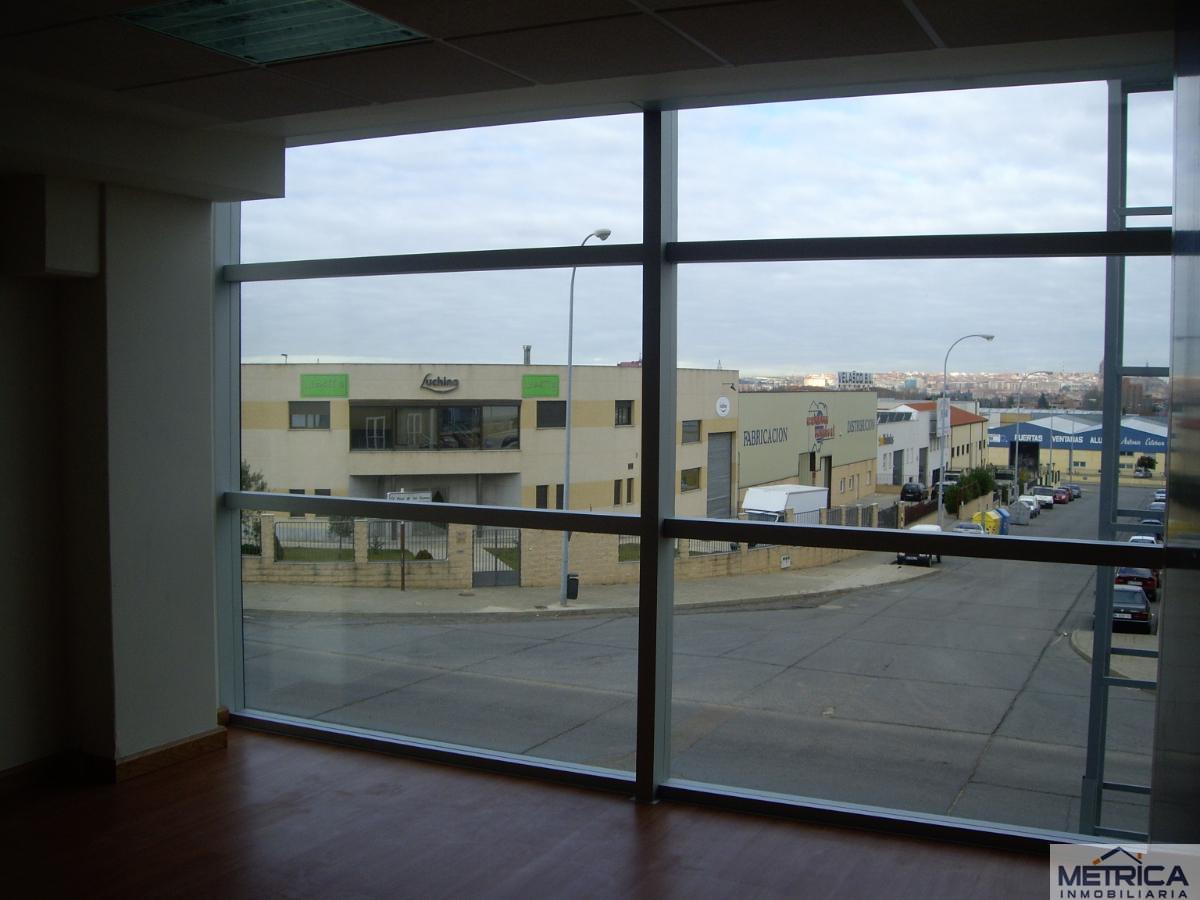 For rent of office in Carbajosa de la Sagrada