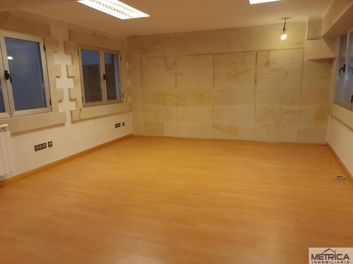 For rent of office in Salamanca