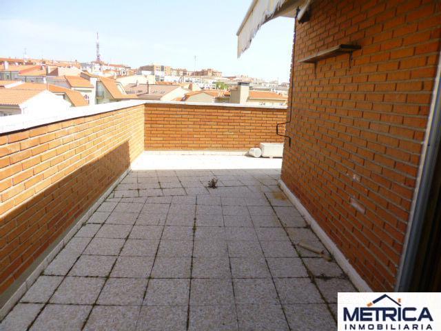 For sale of penthouse in Salamanca