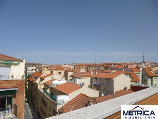 For sale of penthouse in Salamanca