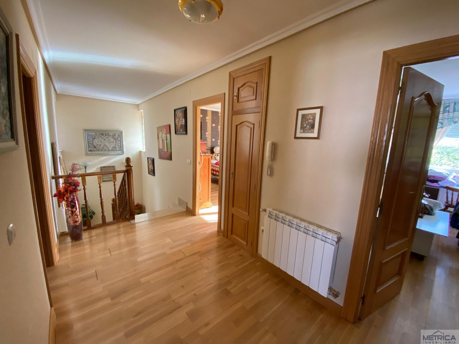For sale of chalet in Santa Marta de Tormes