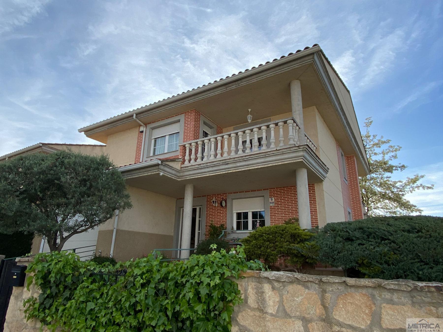 For sale of chalet in Santa Marta de Tormes