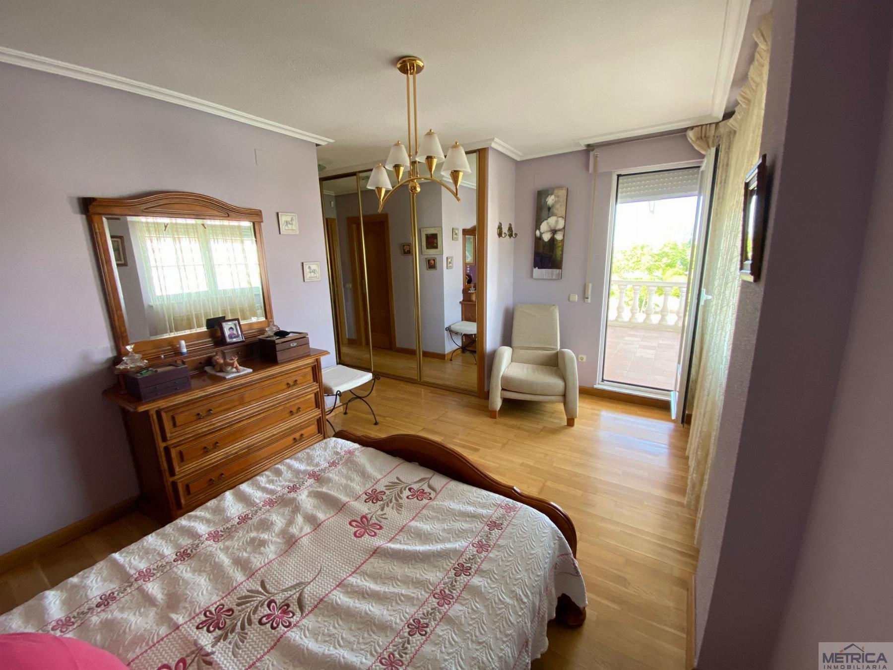 For sale of chalet in Santa Marta de Tormes