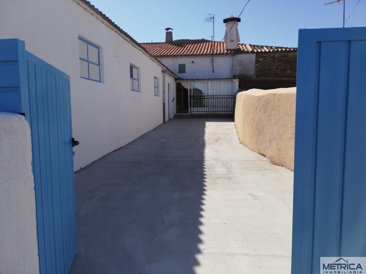 For sale of house in Viñuela de Sayago