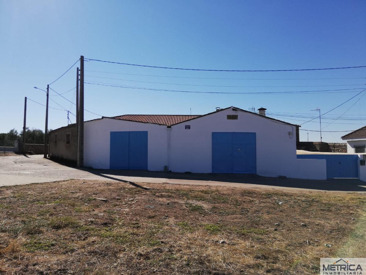 For sale of house in Viñuela de Sayago
