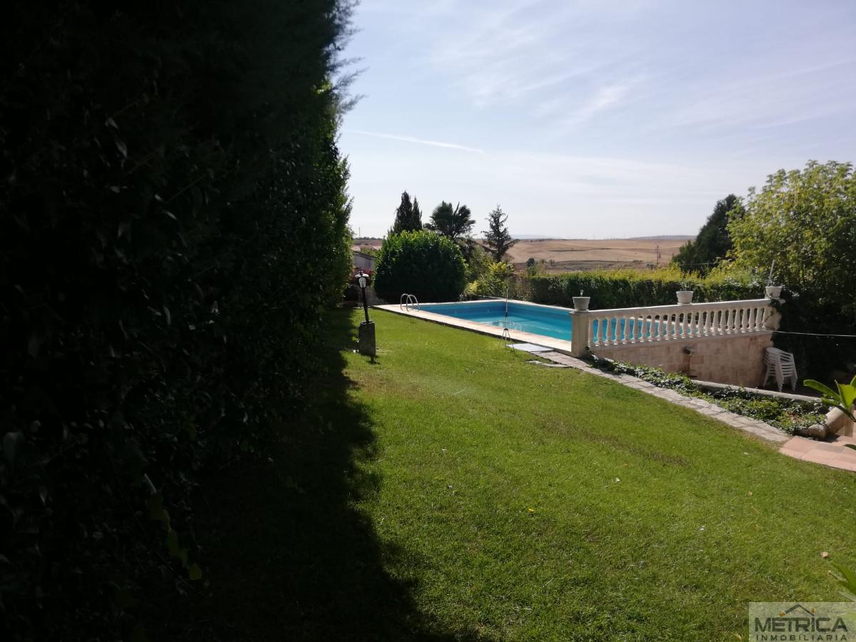 For sale of chalet in Castellanos de Villiquera