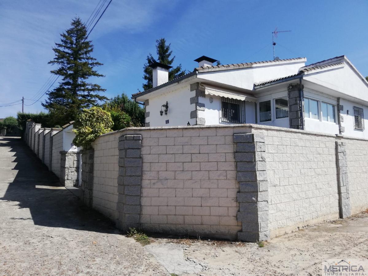 Venta de chalet en Castellanos de Villiquera