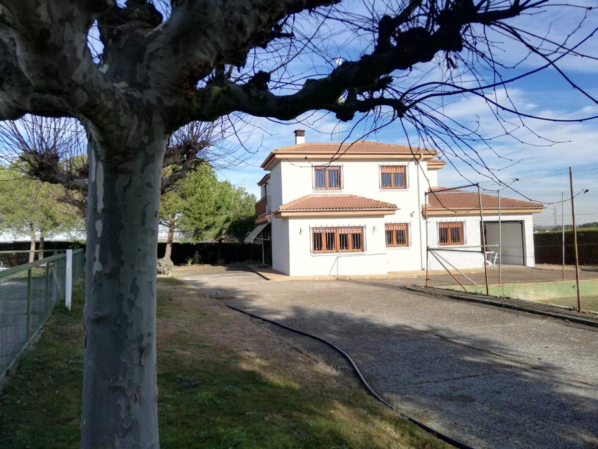 Venta de chalet en Villares de la Reina