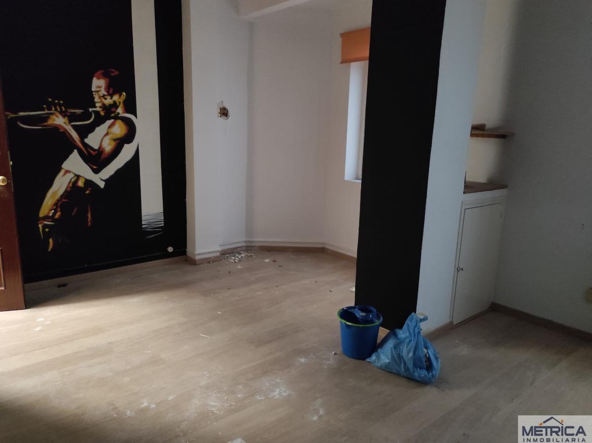 For rent of office in Salamanca