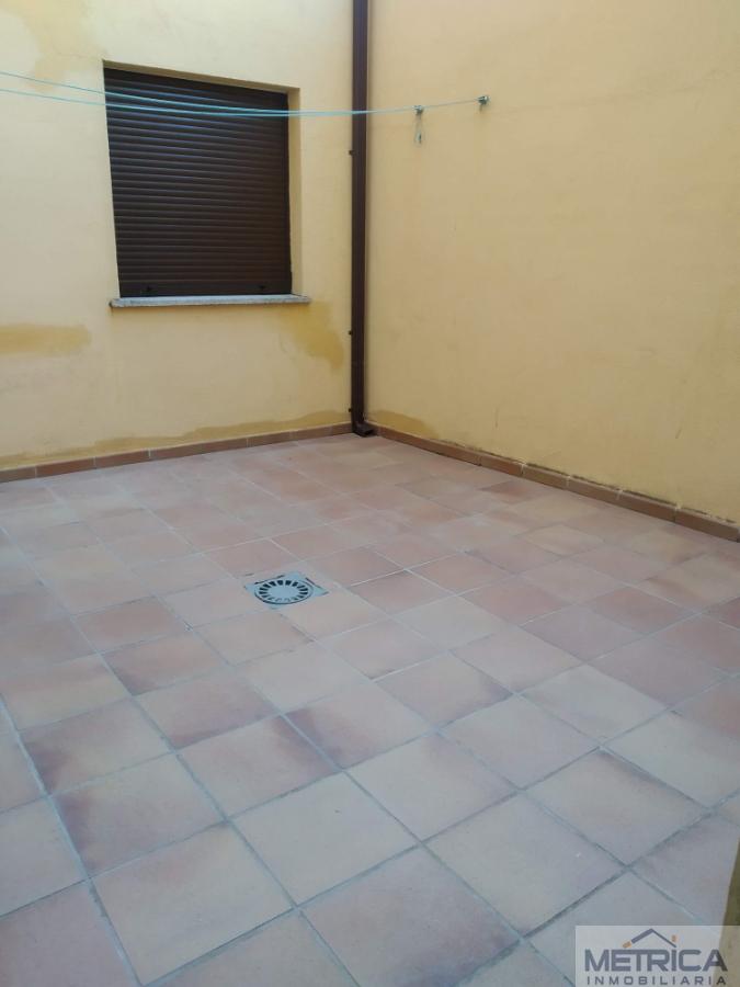 For rent of flat in Villares de la Reina