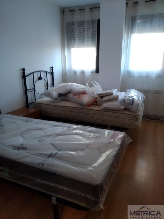 For rent of flat in Villares de la Reina