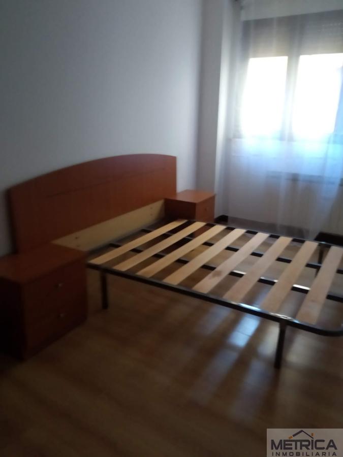 For rent of flat in Villares de la Reina