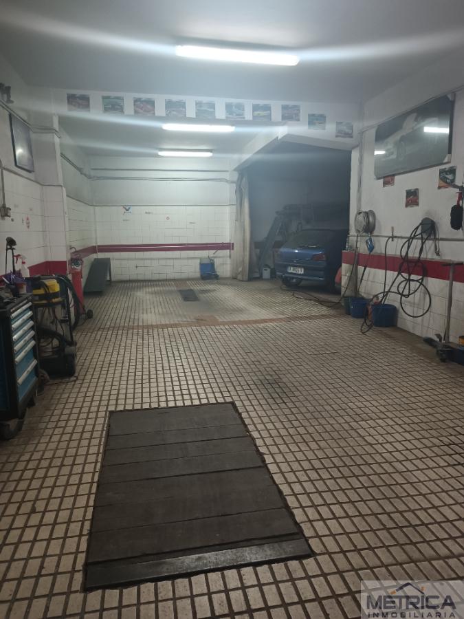 For sale of commercial in Salamanca