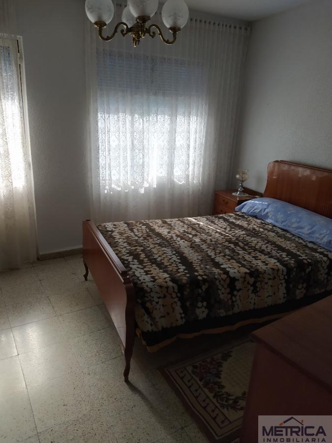 For sale of house in Linares de Riofrío