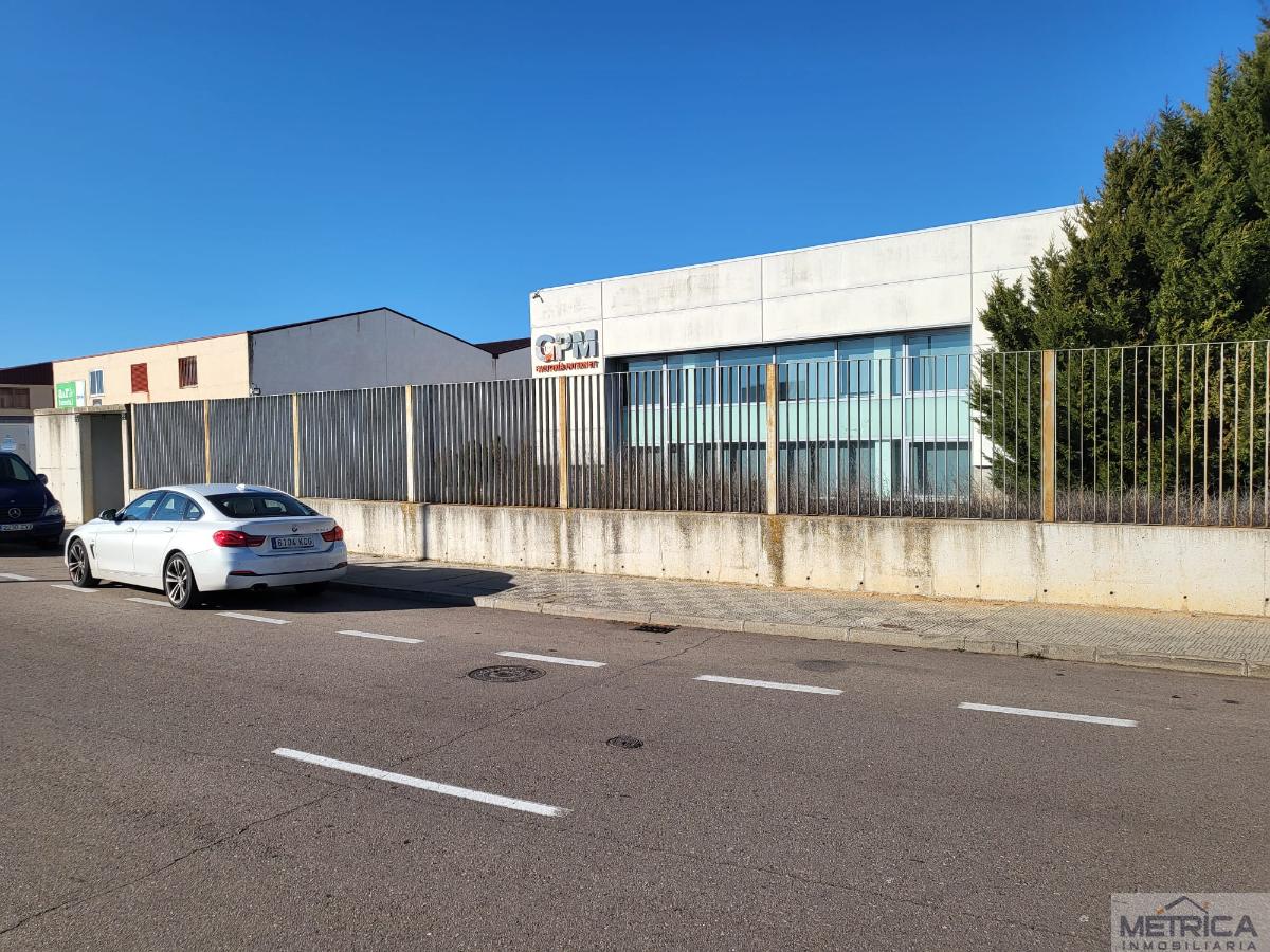 For sale of building in Salamanca