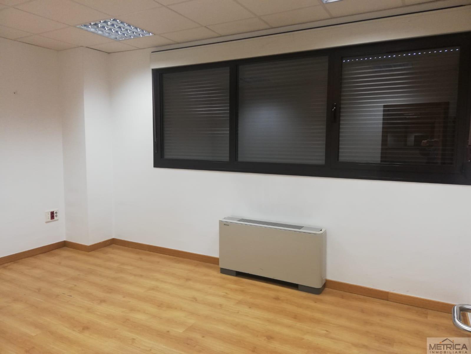 For rent of office in Carbajosa de la Sagrada