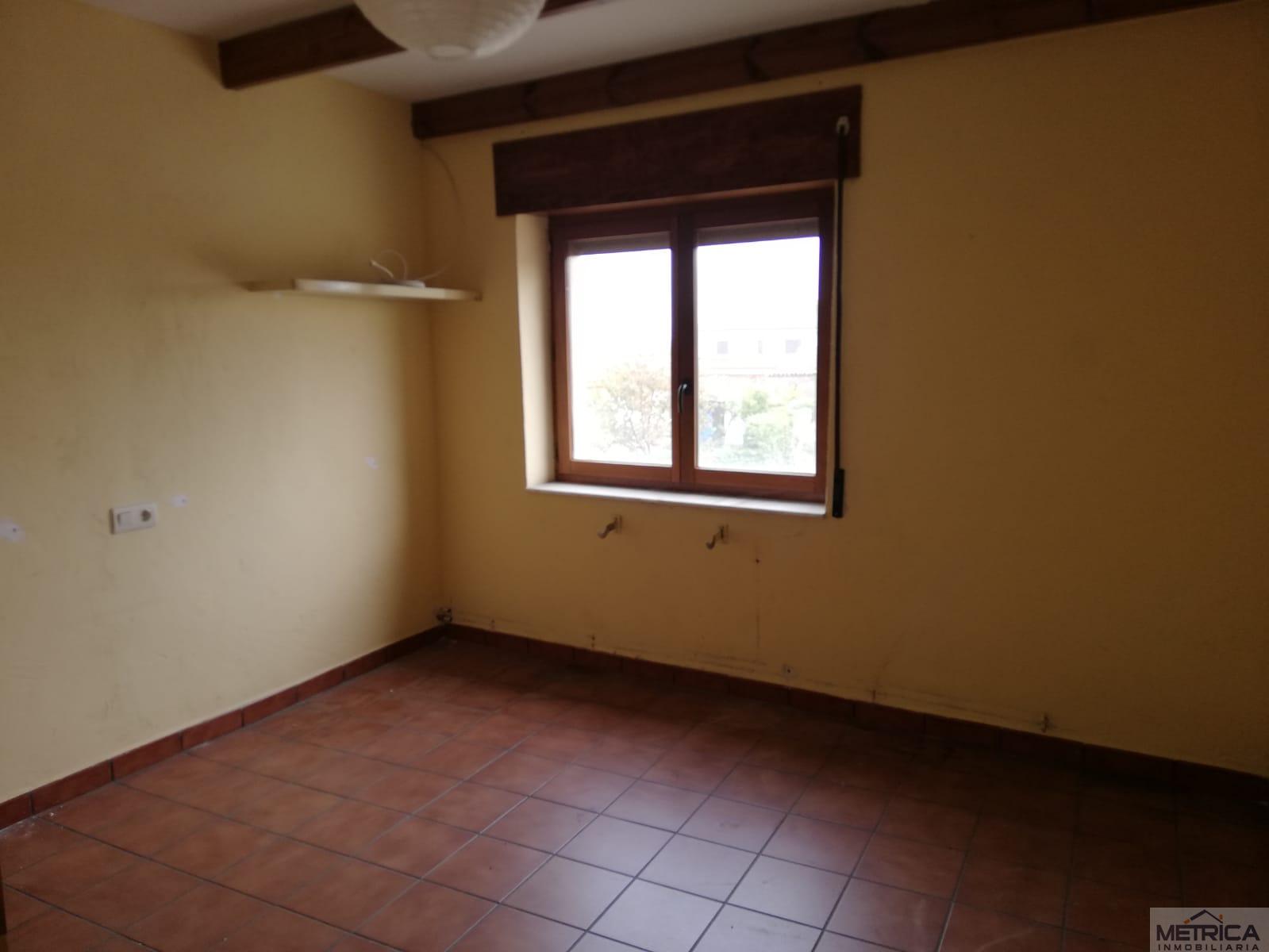 For sale of hotel in Torresmenudas