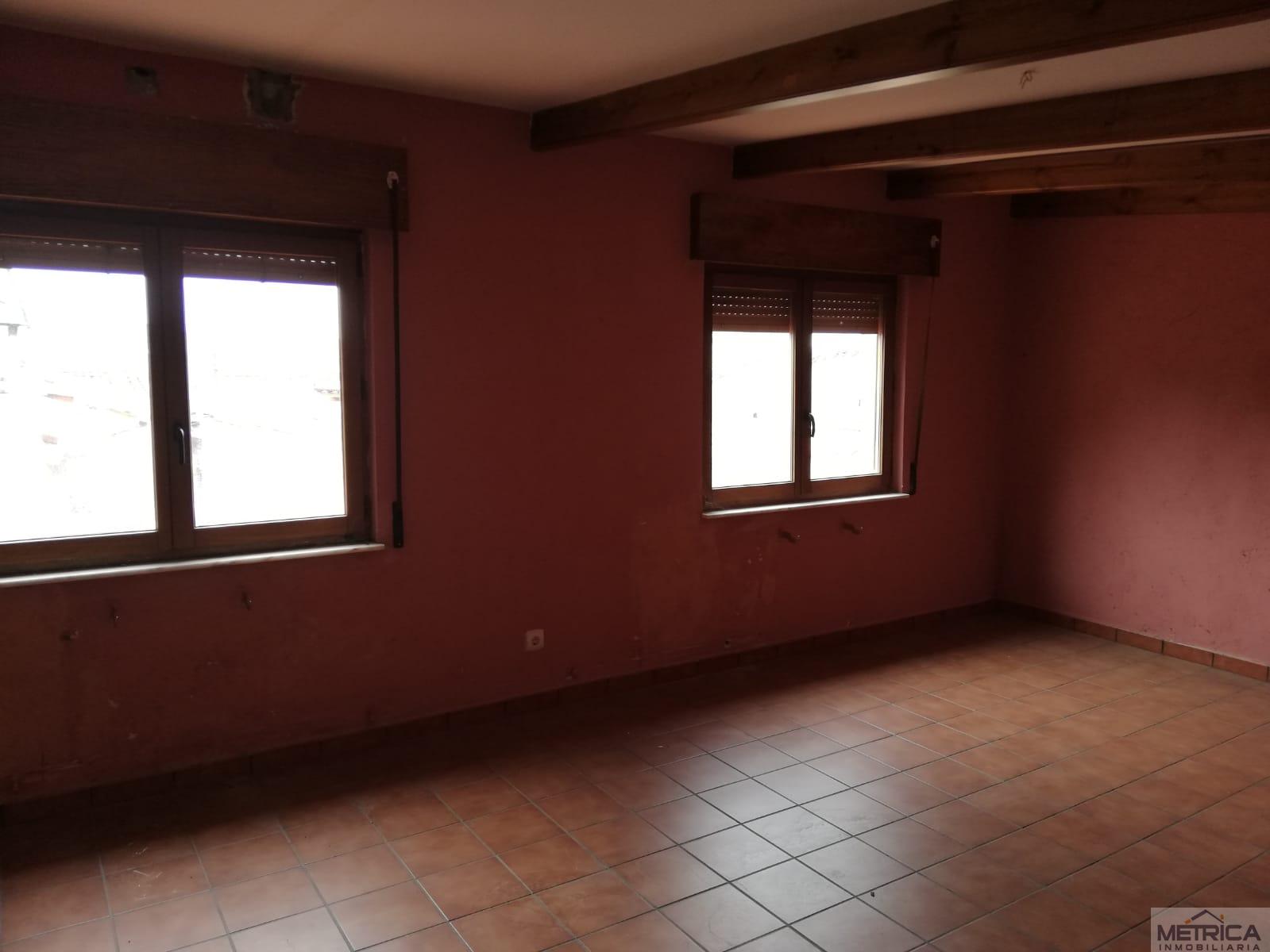 For sale of hotel in Torresmenudas