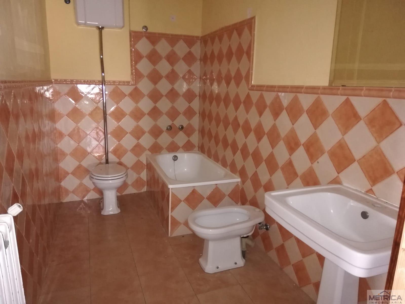 For sale of hotel in Torresmenudas