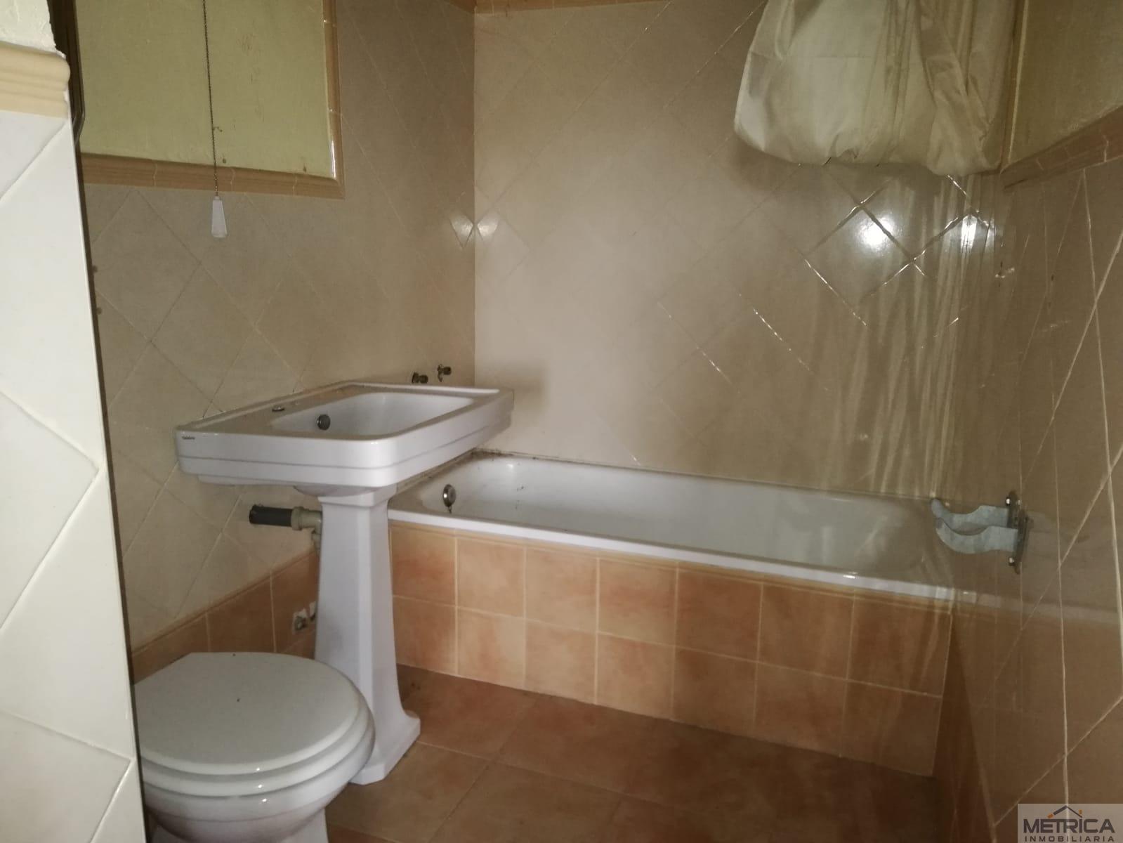 For sale of hotel in Torresmenudas