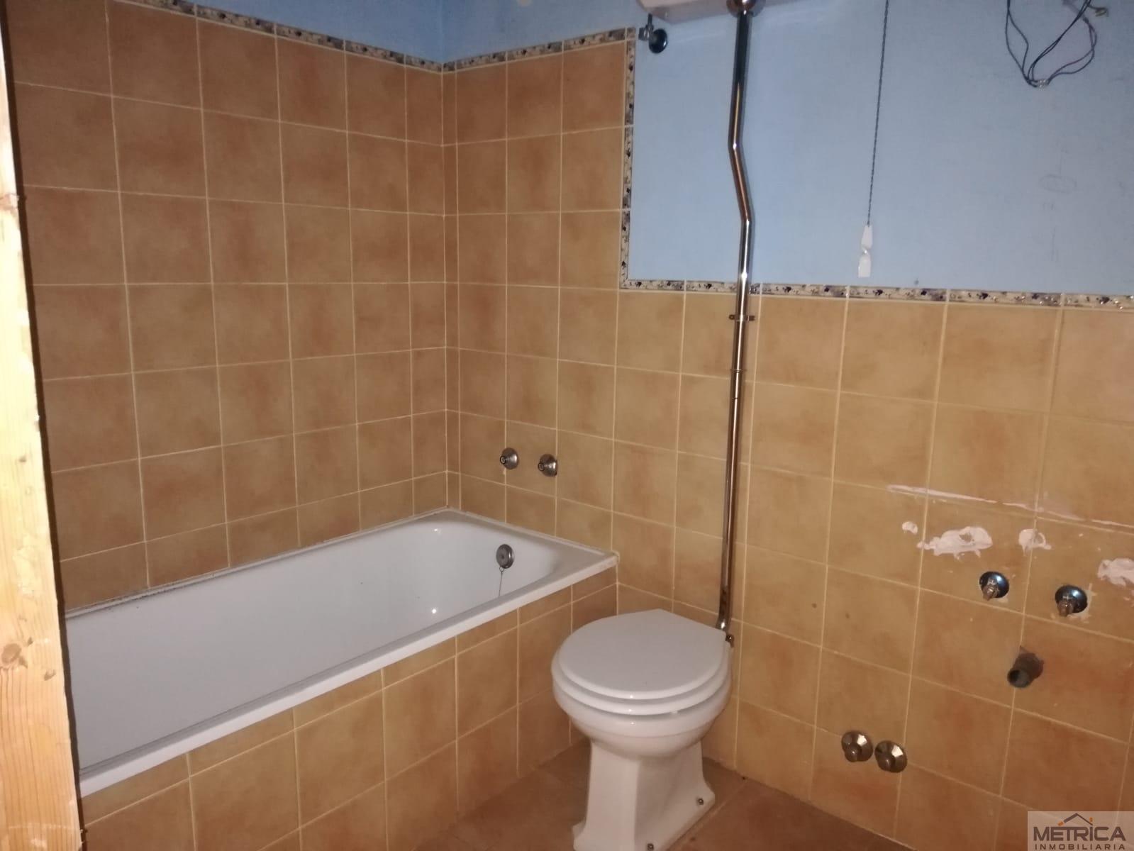 For sale of hotel in Torresmenudas
