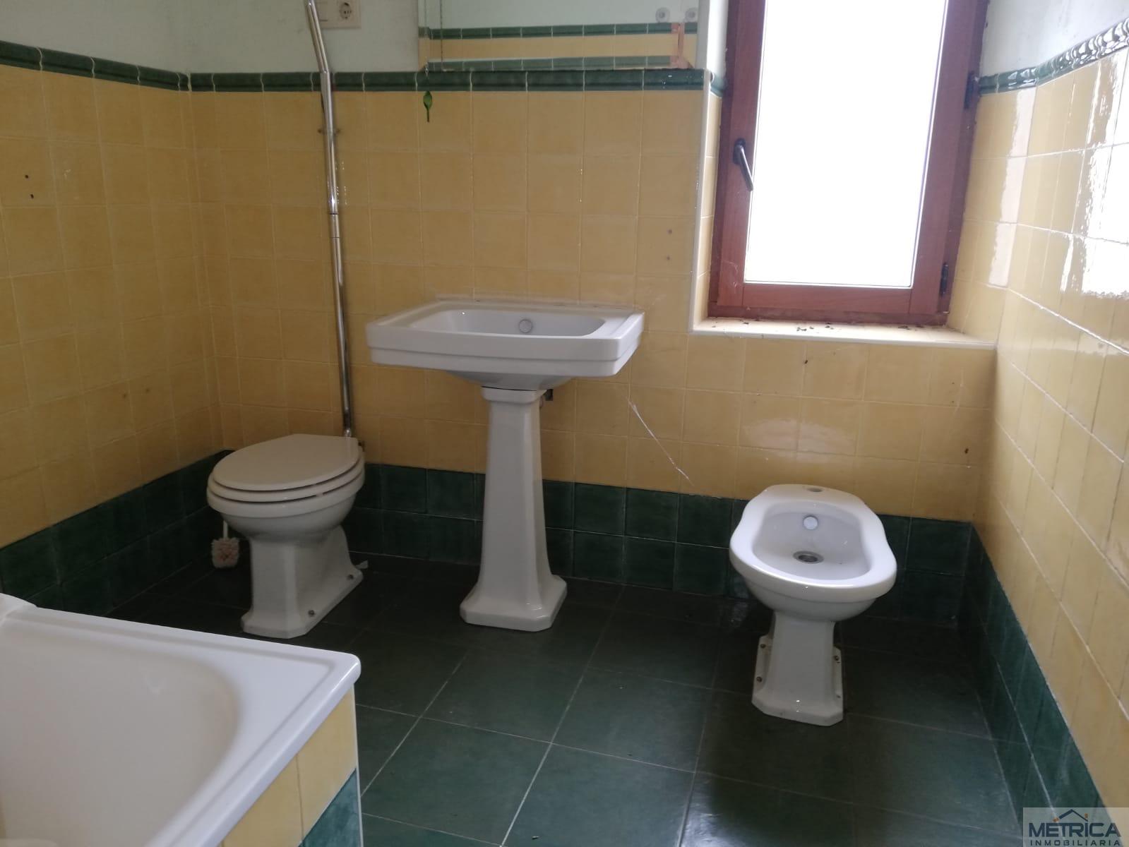 For sale of hotel in Torresmenudas