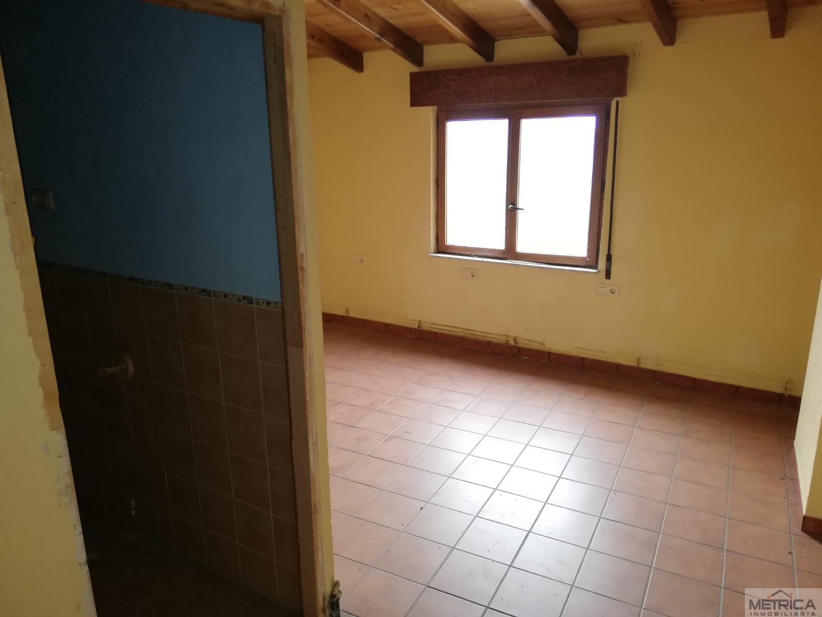 For sale of hotel in Torresmenudas