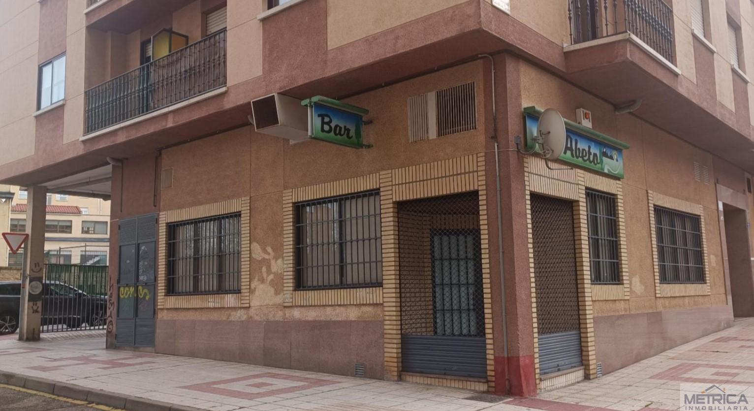 For sale of commercial in Salamanca