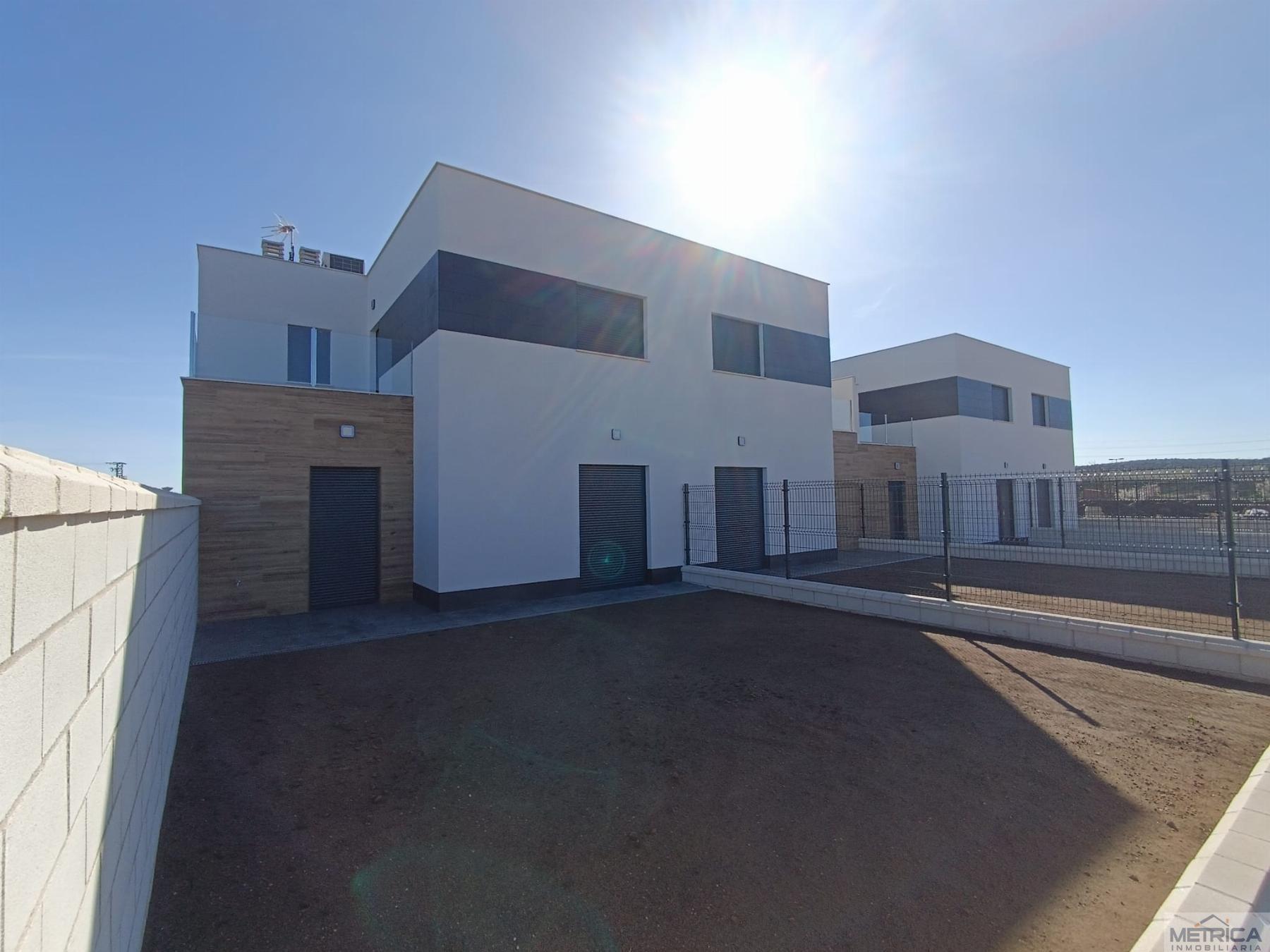 For sale of chalet in Doñinos de Salamanca