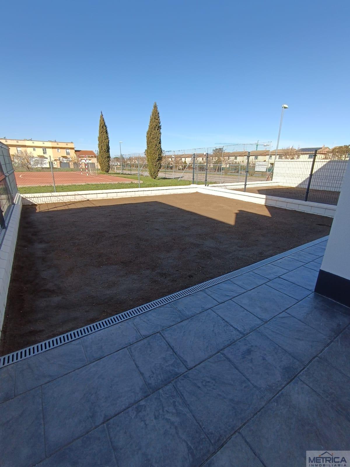 For sale of chalet in Doñinos de Salamanca