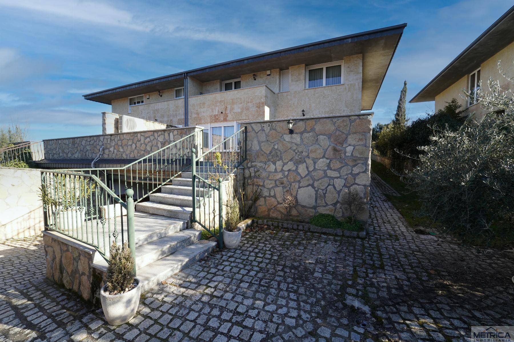 Venta de chalet en Santa Marta de Tormes