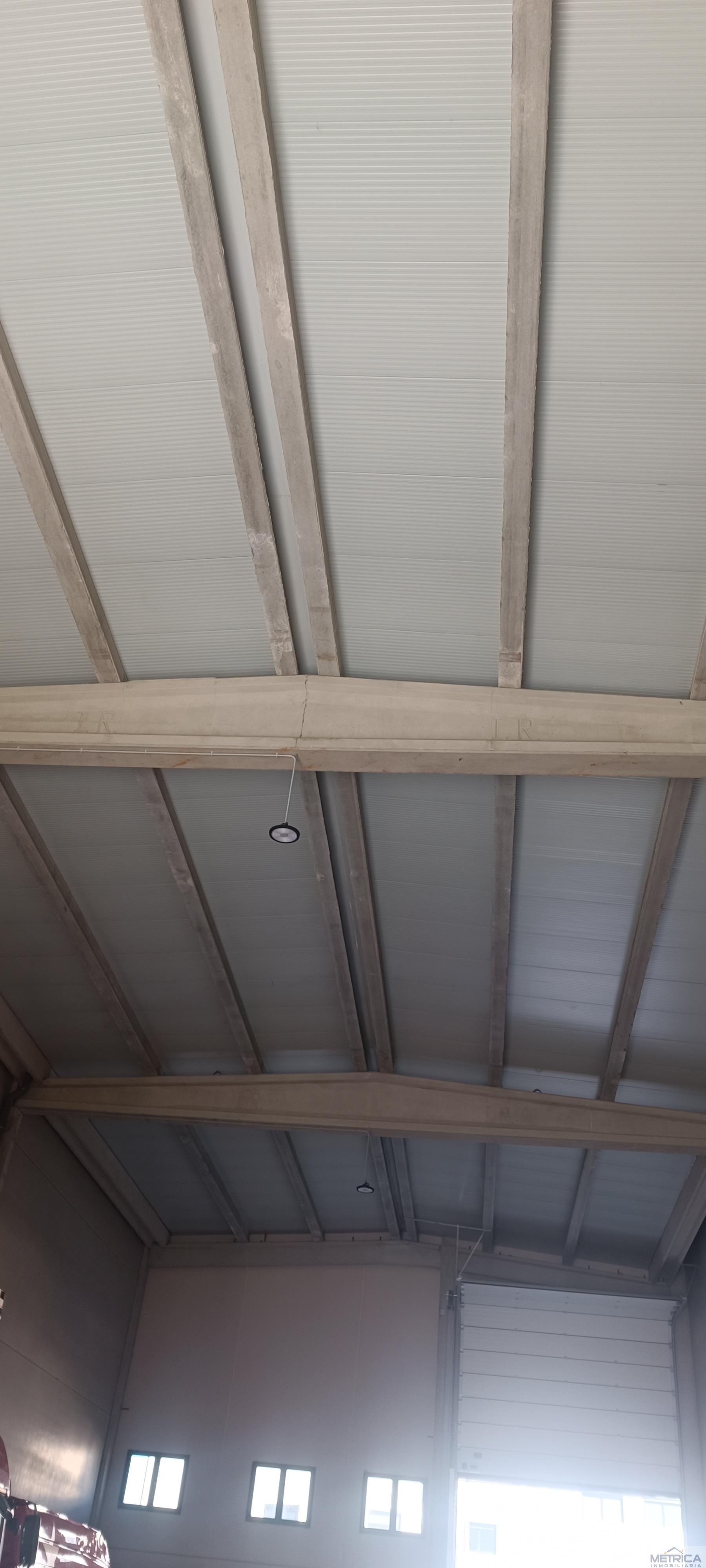 Venta de nave industrial en Carbajosa de la Sagrada