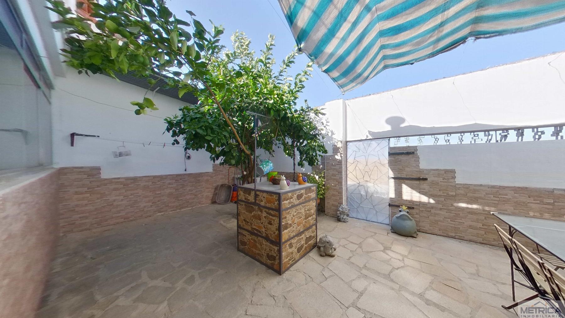 For sale of house in Sierra de Fuentes