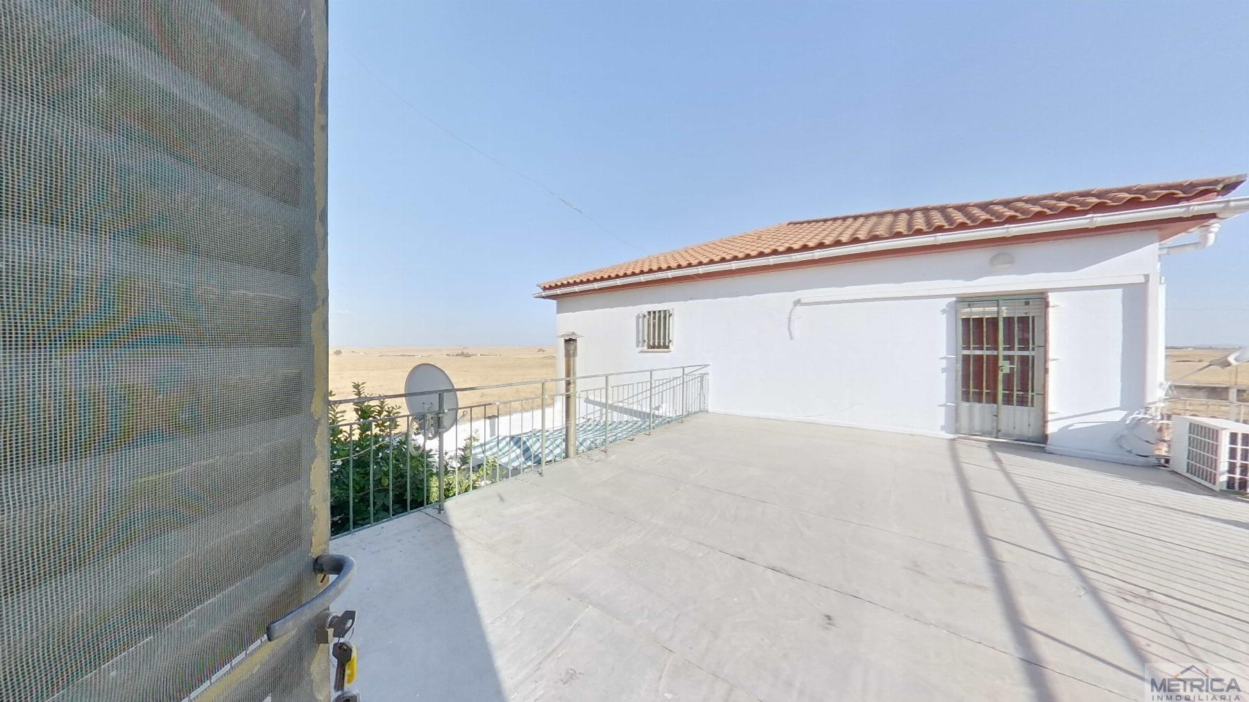 For sale of house in Sierra de Fuentes