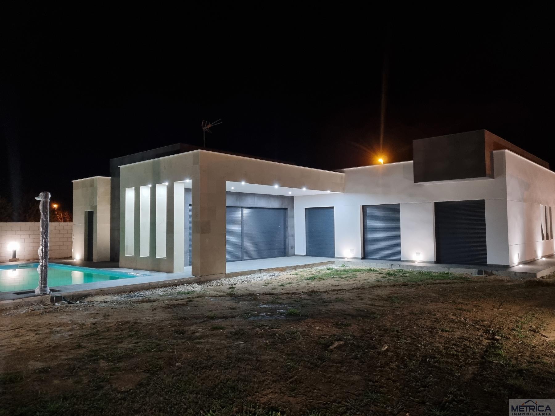 For sale of chalet in Villamayor