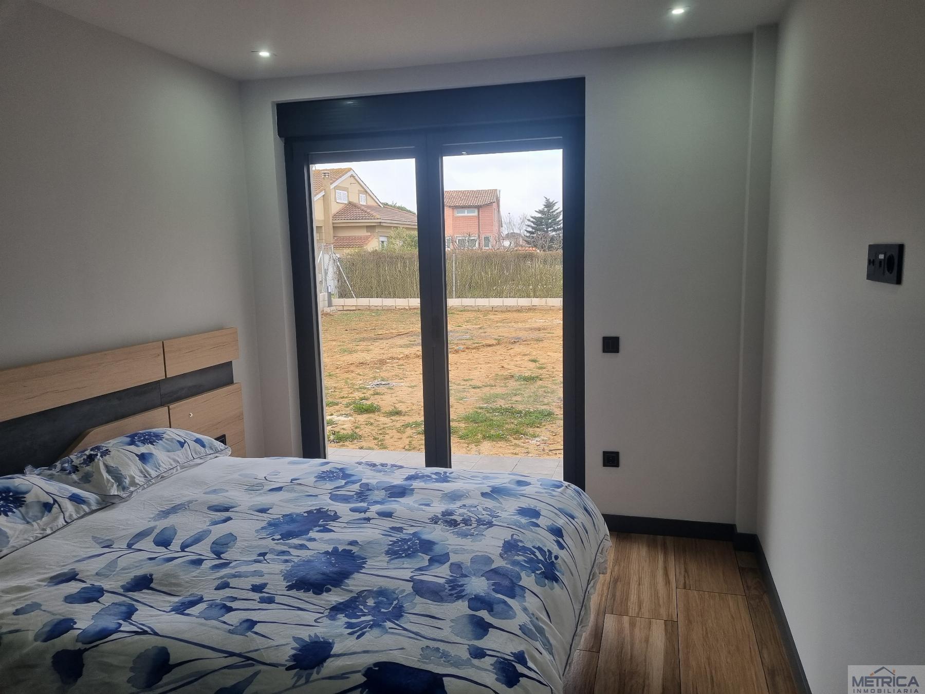 For sale of chalet in Villamayor