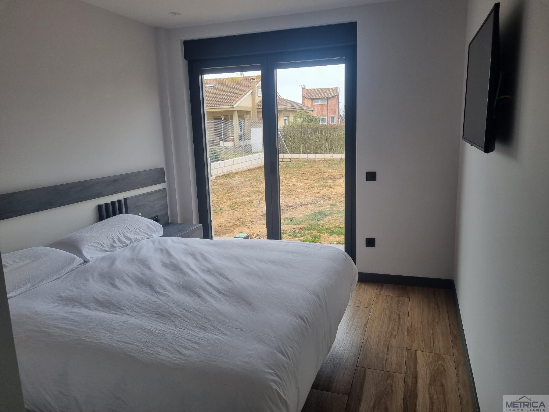 For sale of chalet in Villamayor