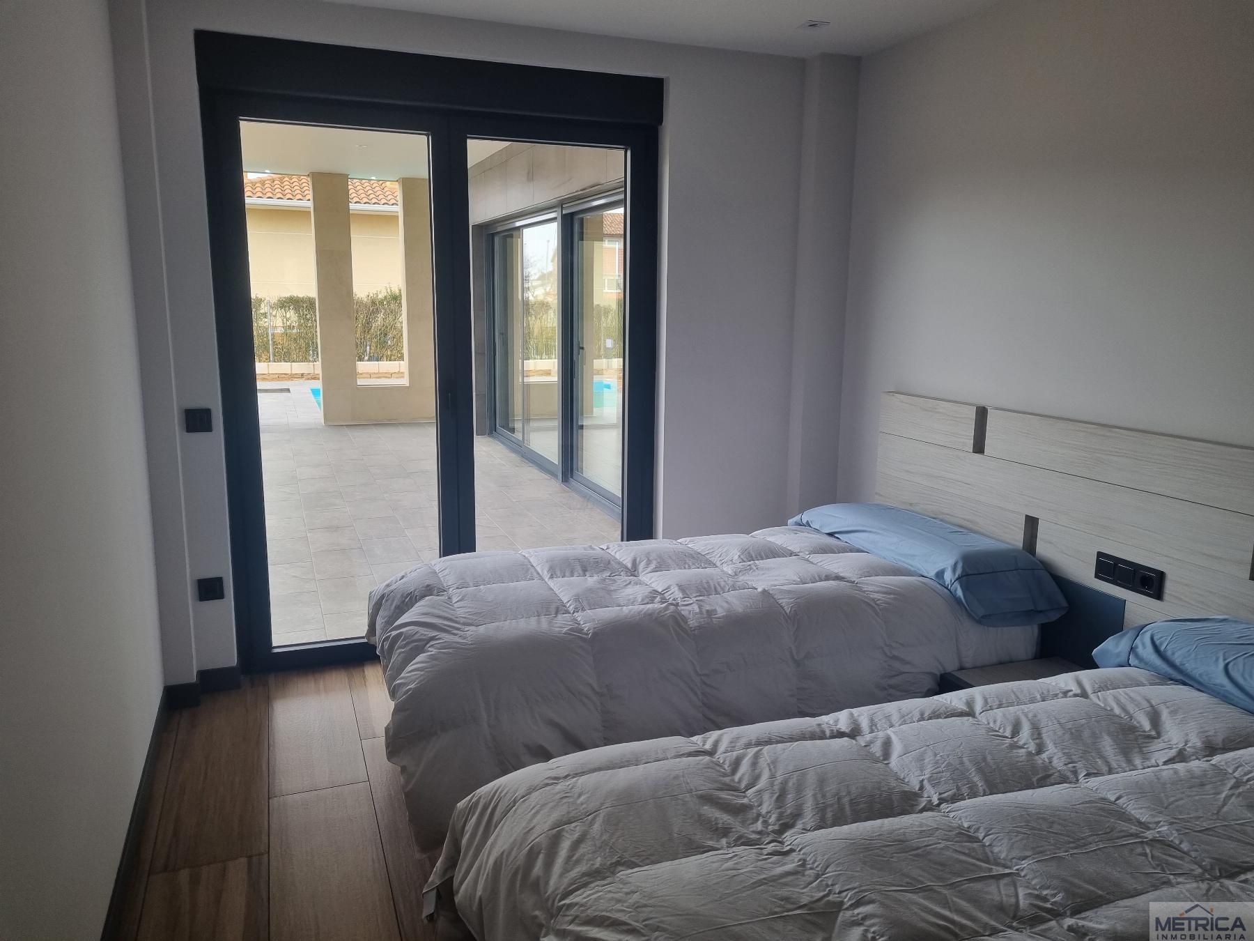 For sale of chalet in Villamayor